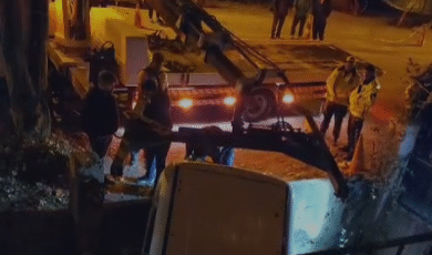 Önce araçlara çarptı… Sonra bahçeye uçtu…