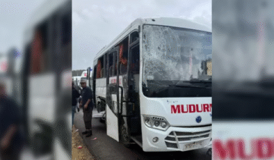Midibüs 3 araca çarptı… 10 yaralı…